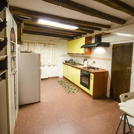 Garisenda Apartmán *